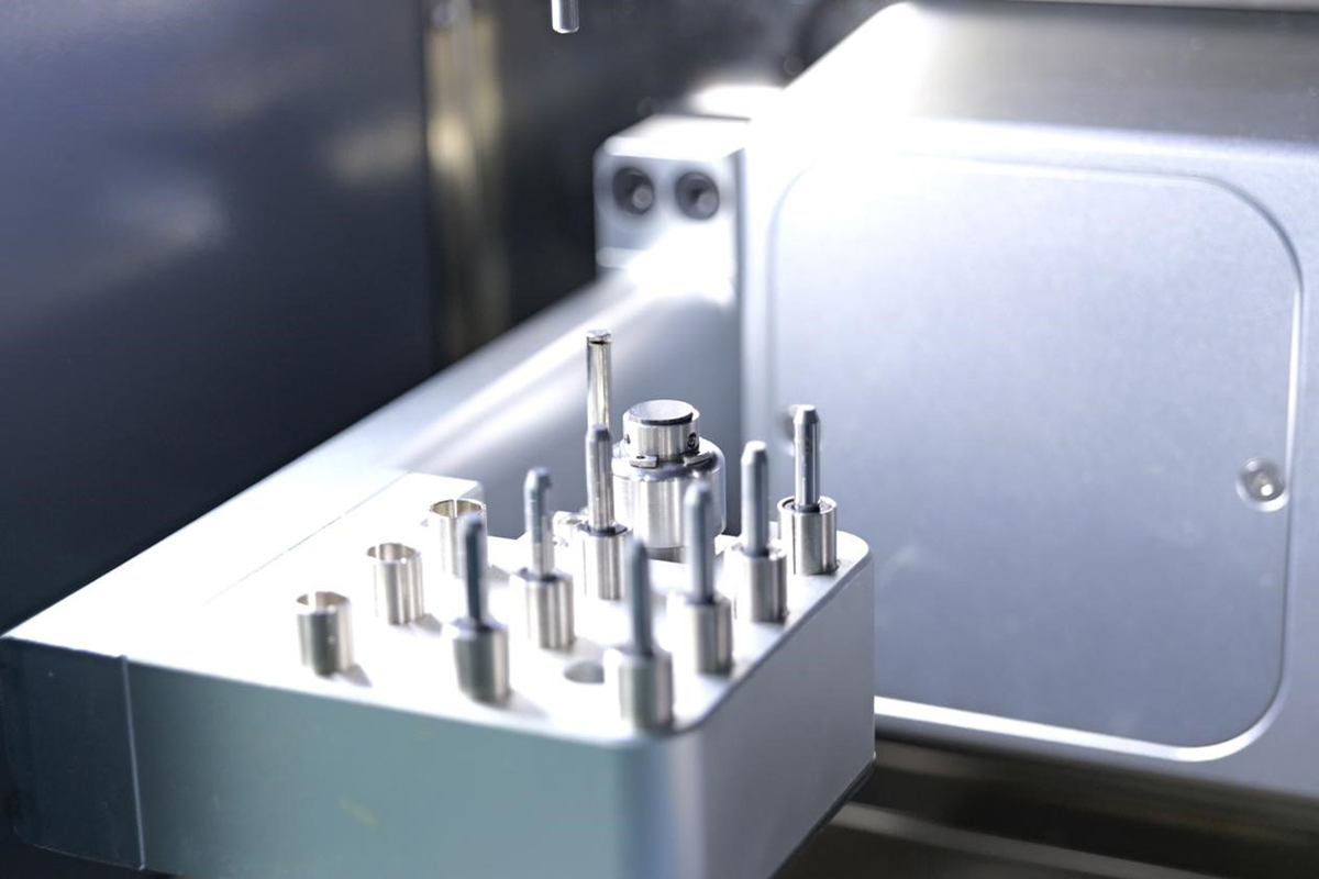 Dental milling machine